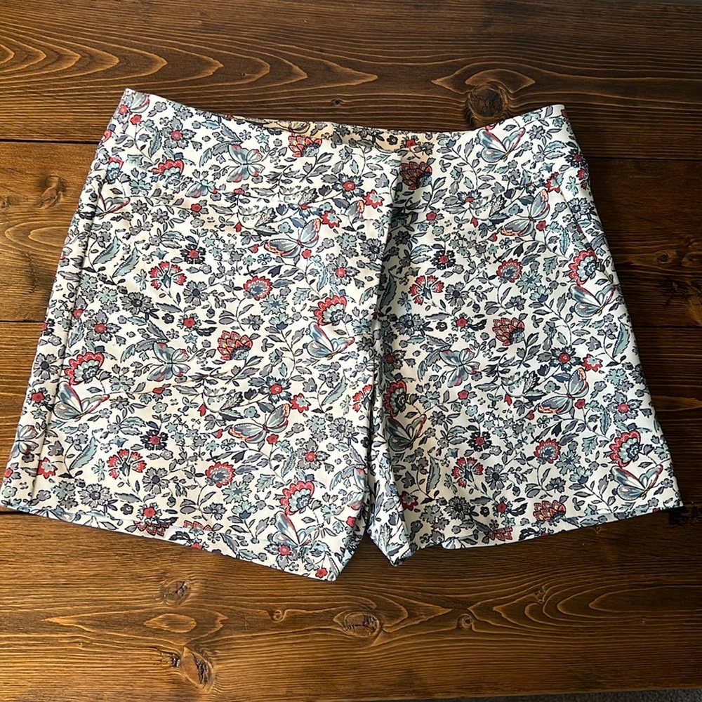 Loft The Riviera Shorts, size 00 - Picture 3 of 5